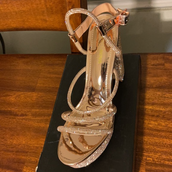 Heels - Picture 4 of 8